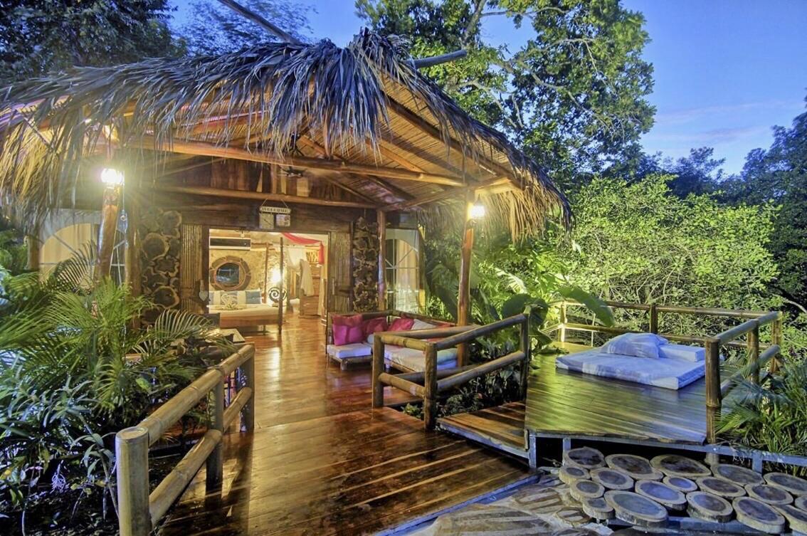 Ocho Artisan Bungalows (Adults Only) Tamarindo Zewnętrze zdjęcie