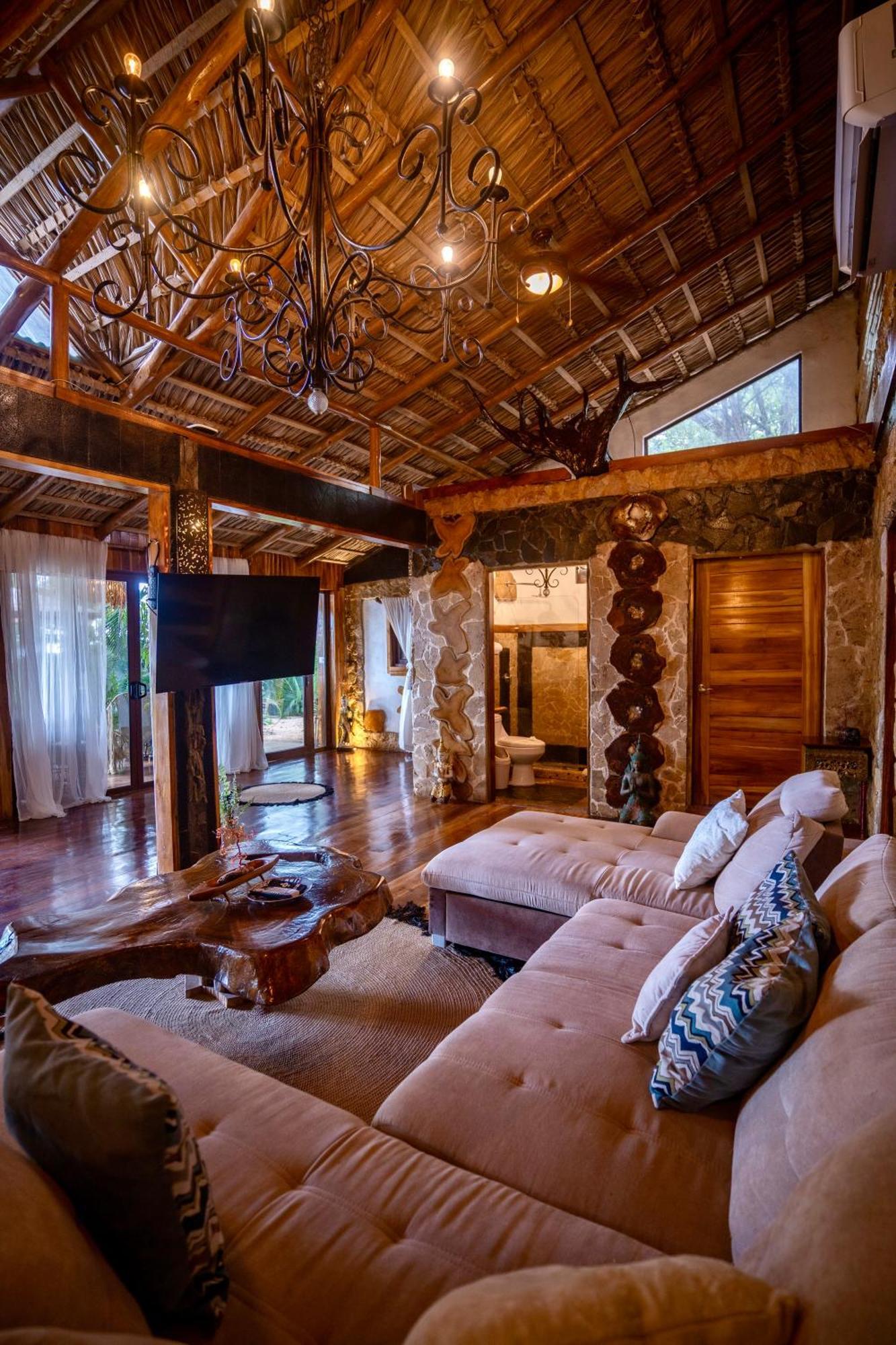Ocho Artisan Bungalows (Adults Only) Tamarindo Zewnętrze zdjęcie
