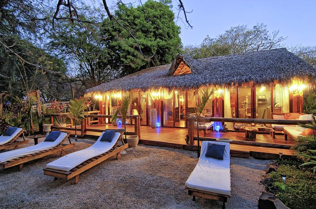 Ocho Artisan Bungalows (Adults Only) Tamarindo Zewnętrze zdjęcie